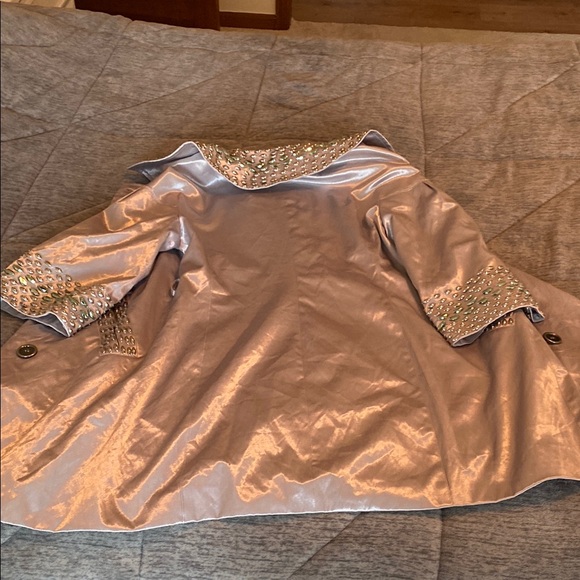 Stylish Silver Women's Coat - Picture 3 of 8